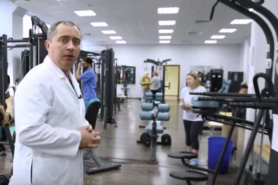 Ranganna sa seomra aclaíochta le osteochondrosis ceirbheacs